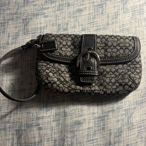 Vintage Coach Signature SoHo Black and Gray Clutch/Wristlet